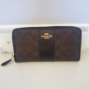 NWT Coach Wallet